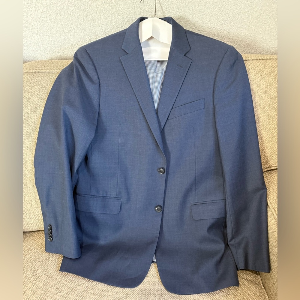 Tommy Hilfiger 3 piece suit - Picture 10 of 11